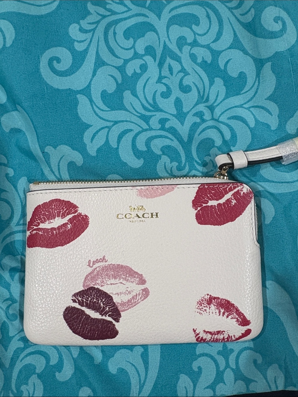 Coach chalk multi wristlet with lips